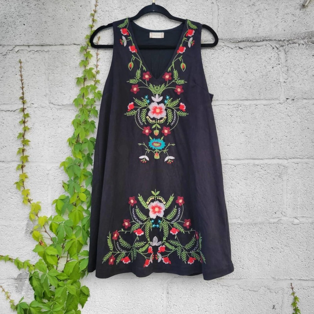Altar'd state black v neck suede